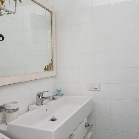 N233 - Numana, Bilocale In Con Piscina Numana